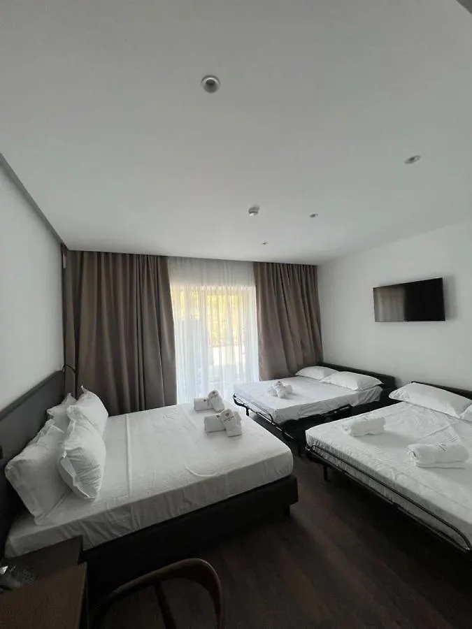 Black Diamond Hotel Dhërmi